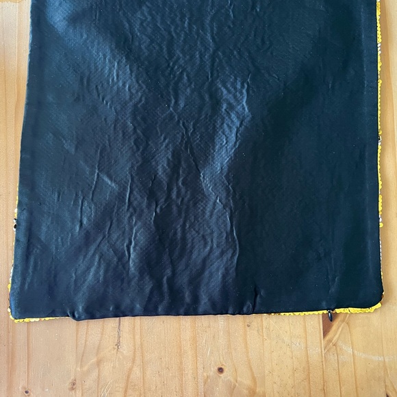 Gryffindor Sequin Reversible Pillow Cushion Gold & Black 15” zippered case. - Picture 3 of 5